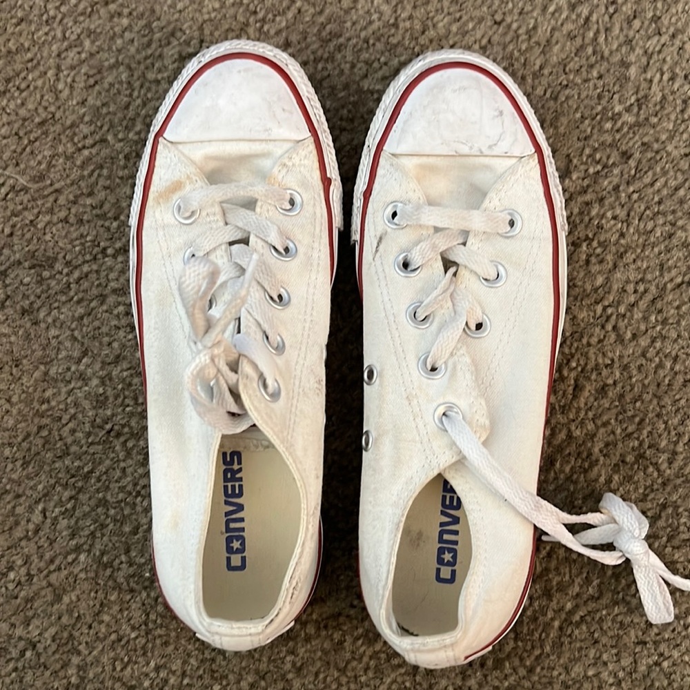 White Converse Women’s size 6